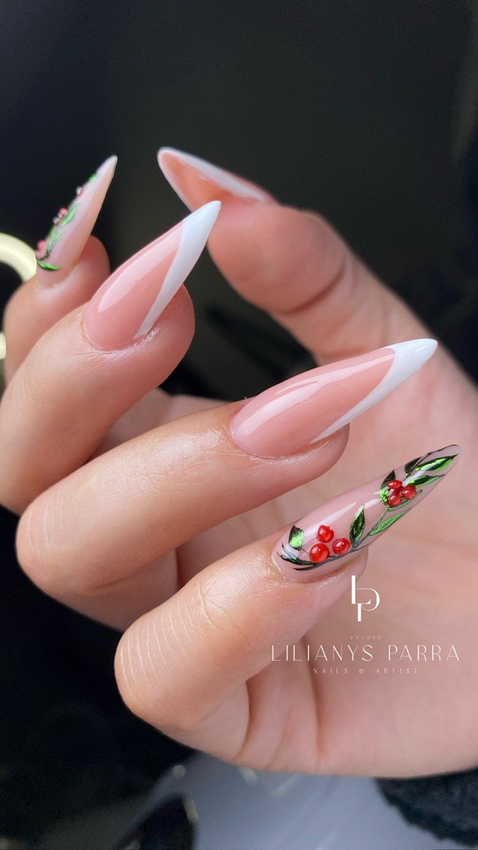 Set stiletto francés con cerezas pintadas a mano, trabajo de Lilianys Parra